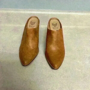 Beast Fashion Tan Heeled Clogs size 8.5